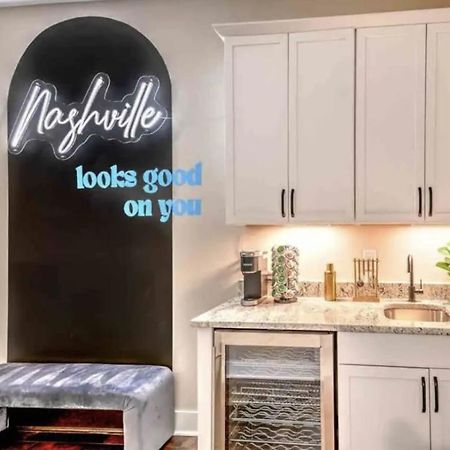 Luxury Four-Story Home, Rooftop Deck With Views, Pingpong! Sleeps 12! Nashville Exterior photo