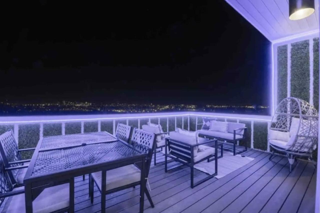 Luxury Four-Story Home, Rooftop Deck With Views, Pingpong! Sleeps 12! Nashville Exterior photo