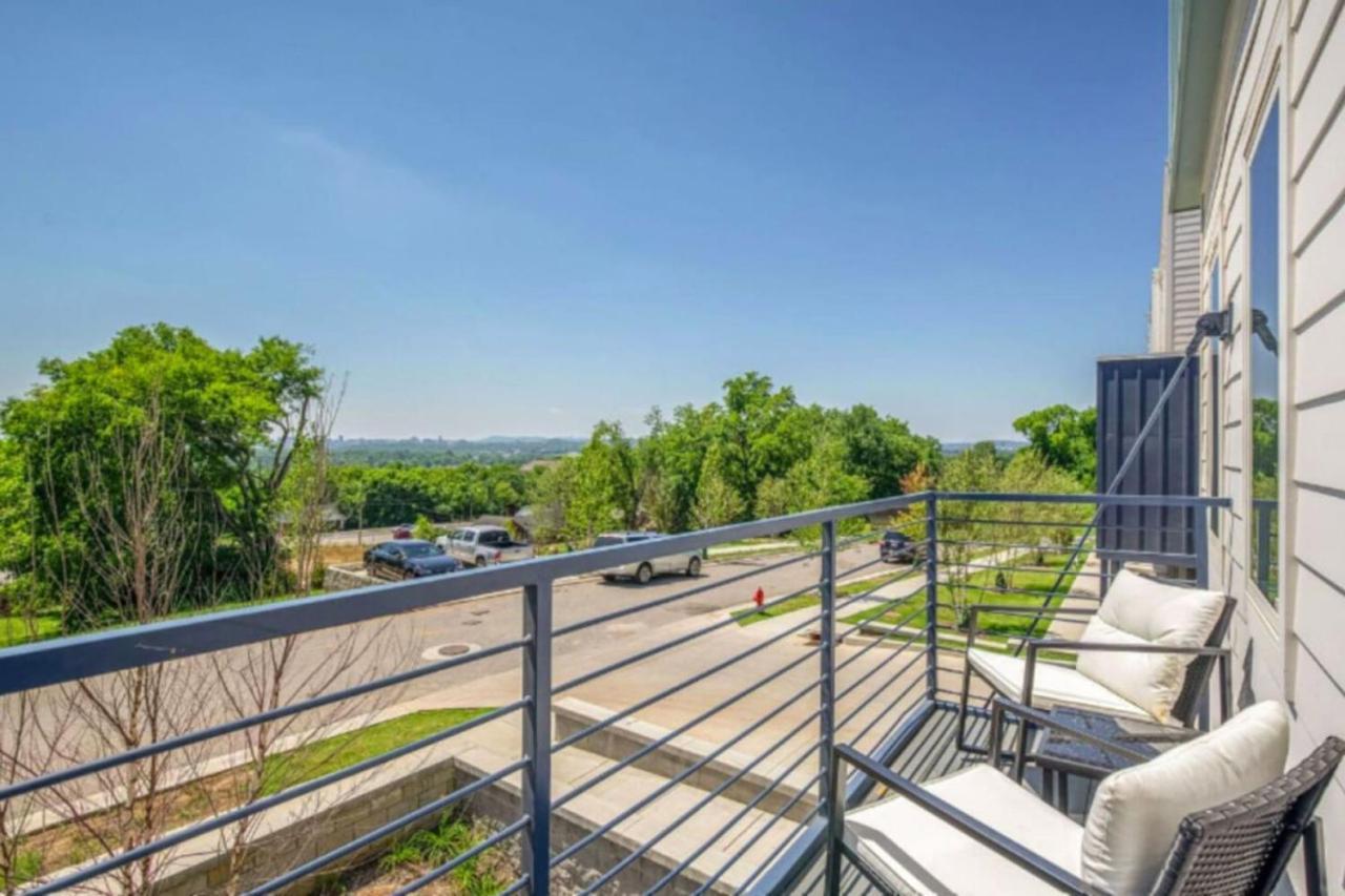 Luxury Four-Story Home, Rooftop Deck With Views, Pingpong! Sleeps 12! Nashville Exterior photo