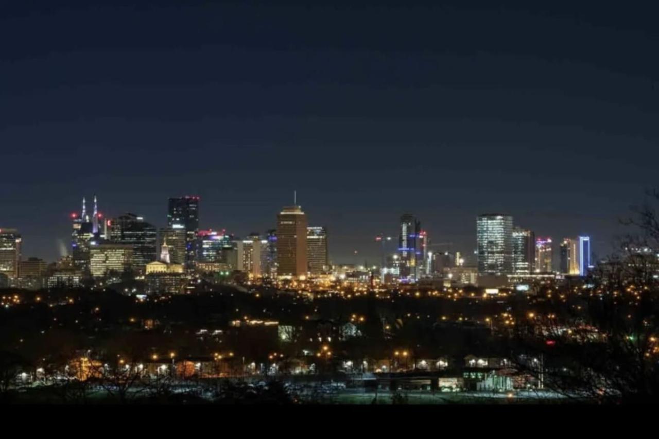 Luxury Four-Story Home, Rooftop Deck With Views, Pingpong! Sleeps 12! Nashville Exterior photo