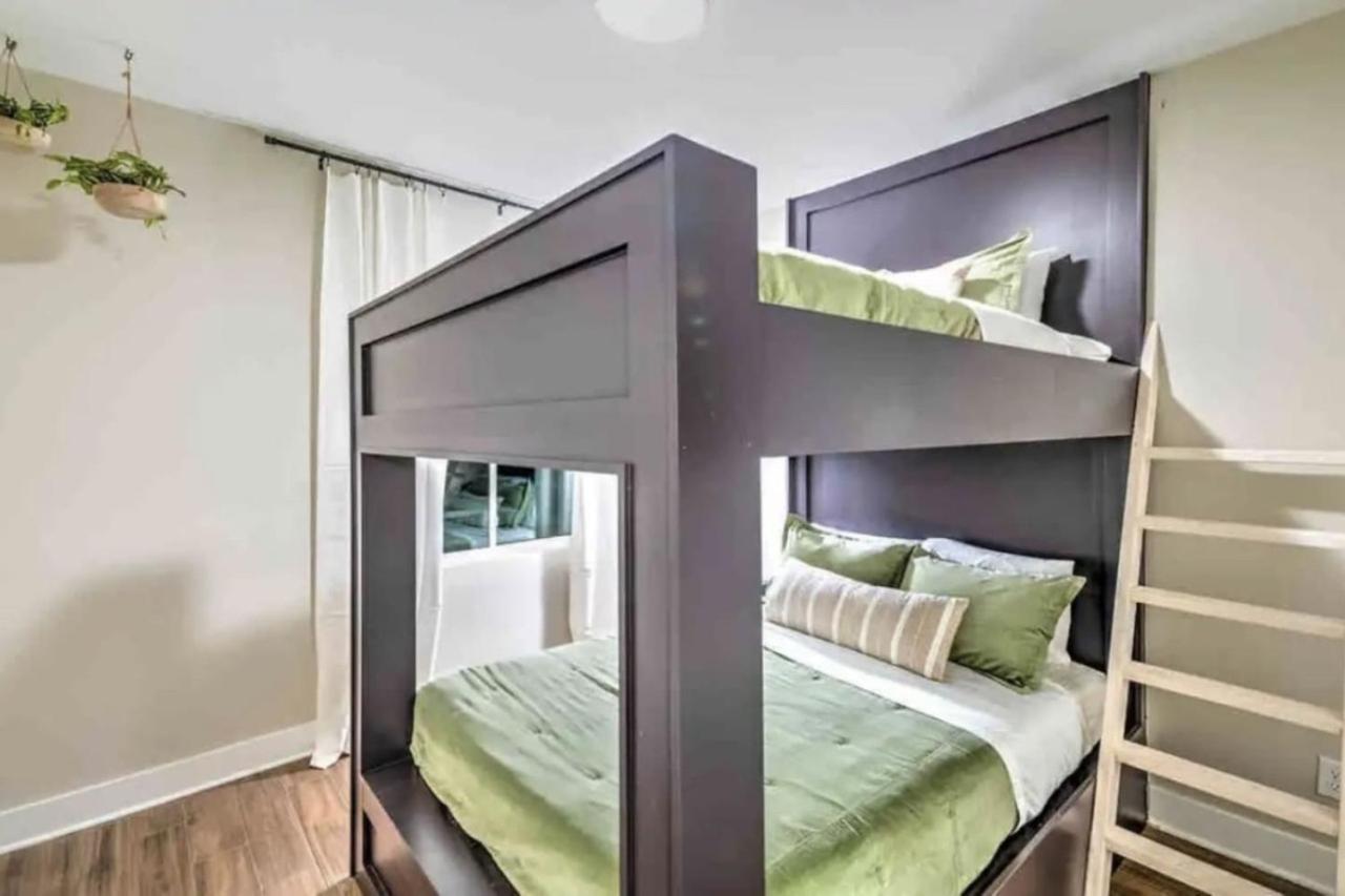 Luxury Four-Story Home, Rooftop Deck With Views, Pingpong! Sleeps 12! Nashville Exterior photo