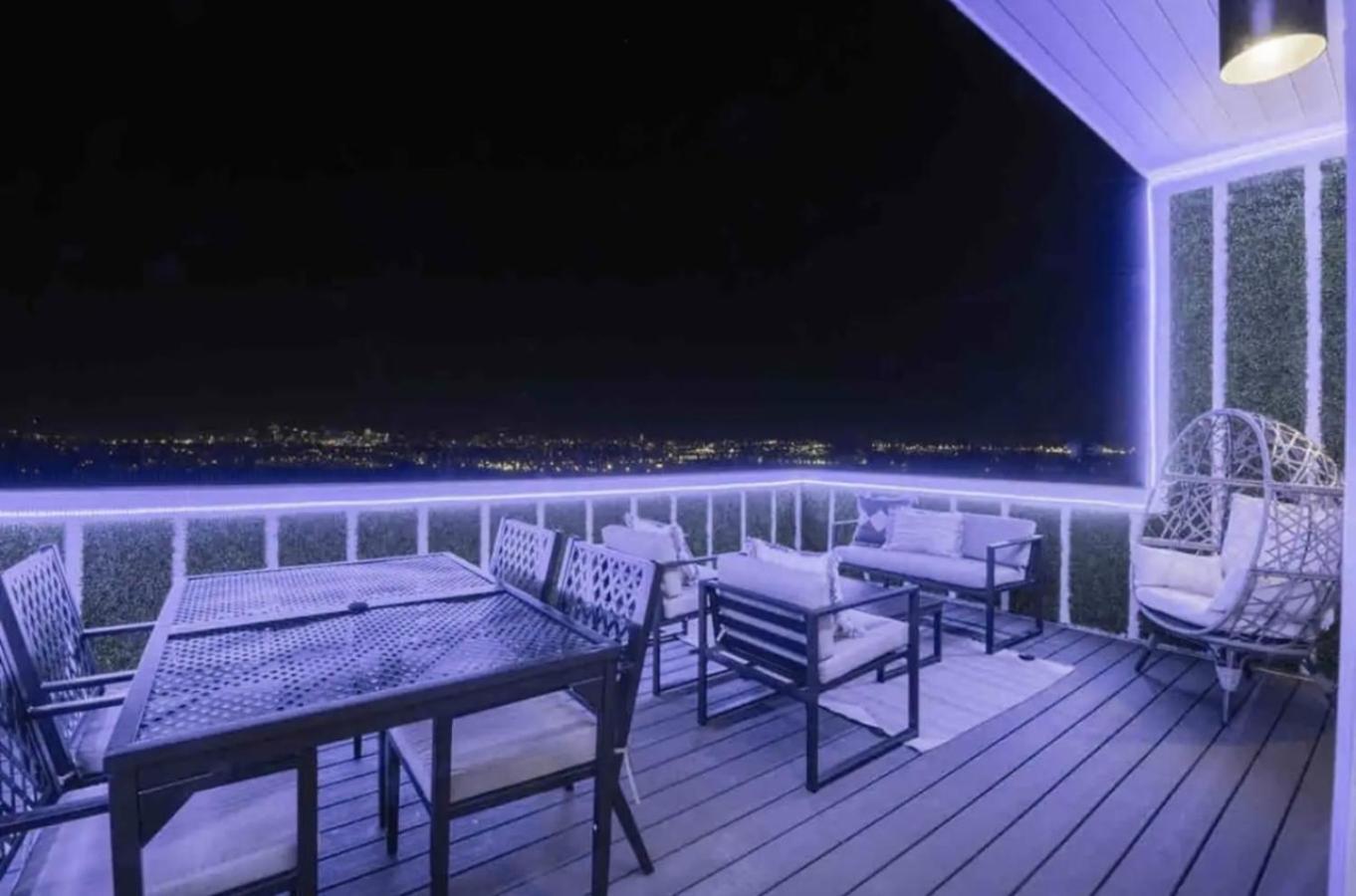 Luxury Four-Story Home, Rooftop Deck With Views, Pingpong! Sleeps 12! Nashville Exterior photo